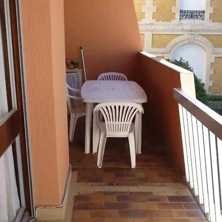 Apartment Arcachon: T2 Avec Acces Direct A La Plage, Terrasse Et Parking Prive - Fr-1-474-59