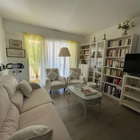 Arcachon: T2 Avec Acces Direct A La Plage, Terrasse Et Parking Prive - Fr-1-474-59 * Arcachon